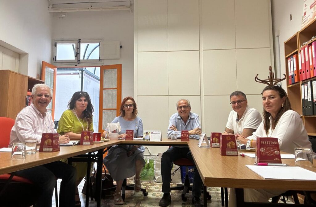 Delegates from Rotary La Valett and Dar Tghanniqa Ta’Omm discussing the Grant