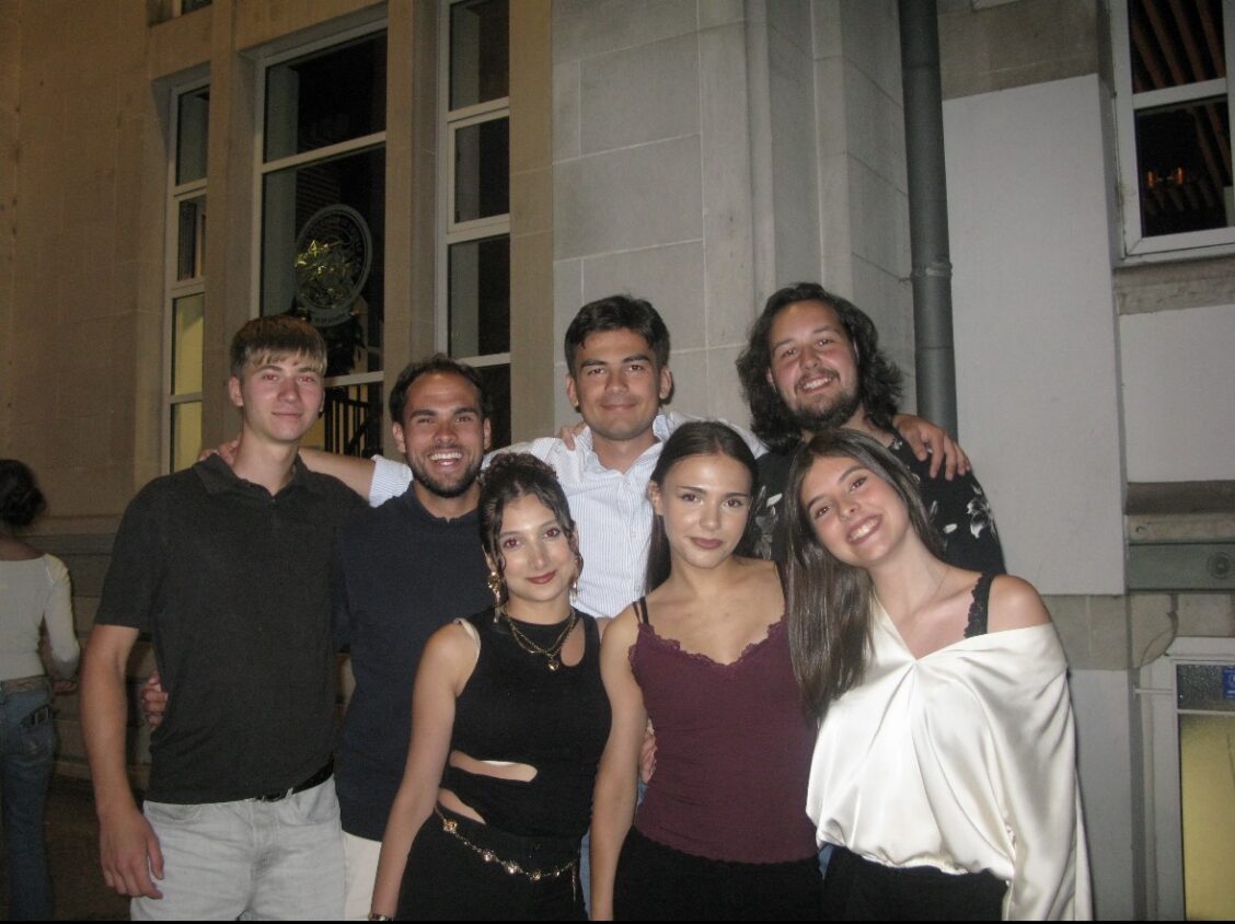 Gabriele Quadarella- back-3rd from left with other participants